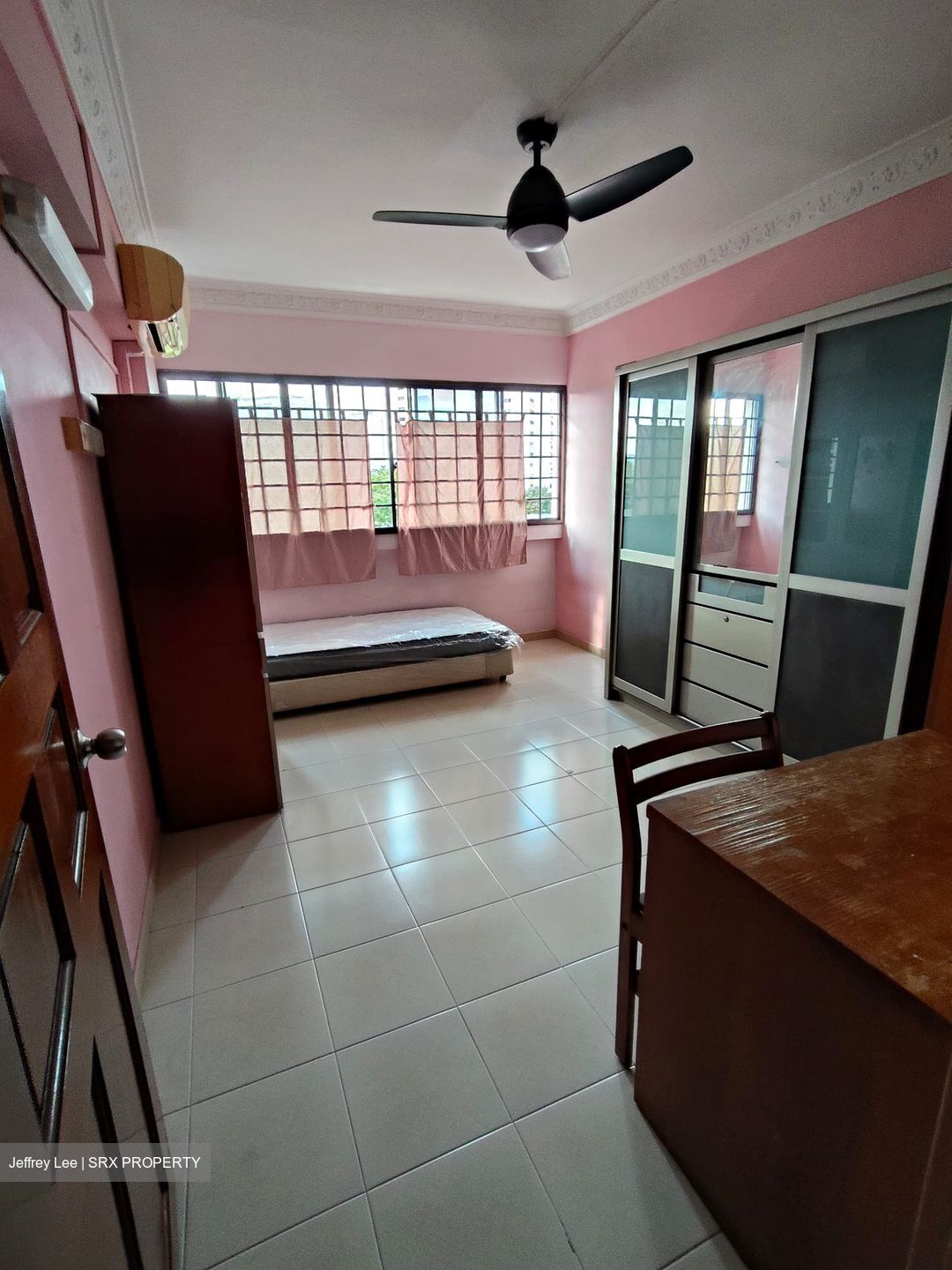Bukit Batok Central (Bukit Batok),  #586729961